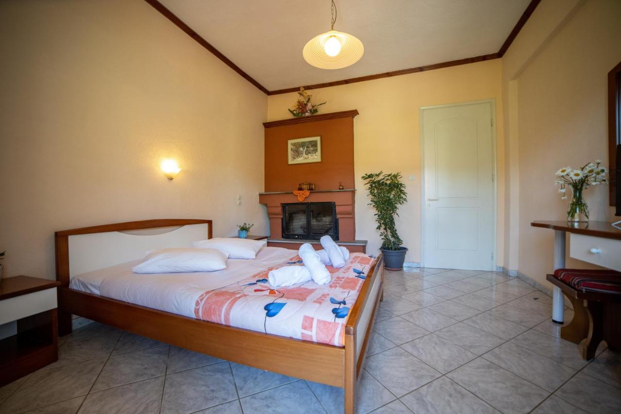 Hotel Ξενοδοχειο Παπαναγιωτου à Neraïdochóri Extérieur photo