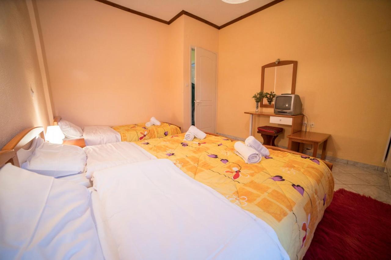 Hotel Ξενοδοχειο Παπαναγιωτου à Neraïdochóri Extérieur photo