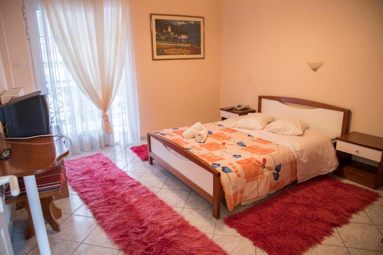 Hotel Ξενοδοχειο Παπαναγιωτου à Neraïdochóri Extérieur photo