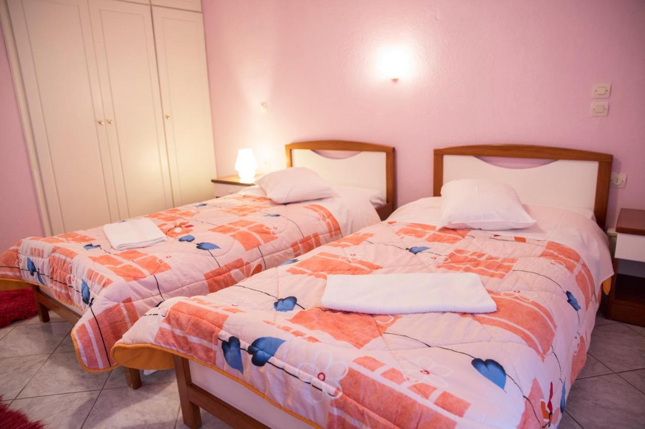Hotel Ξενοδοχειο Παπαναγιωτου à Neraïdochóri Extérieur photo
