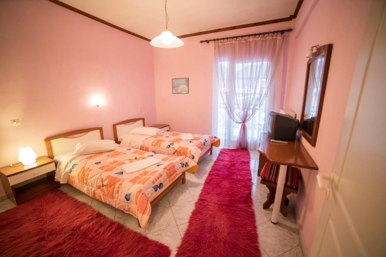 Hotel Ξενοδοχειο Παπαναγιωτου à Neraïdochóri Extérieur photo