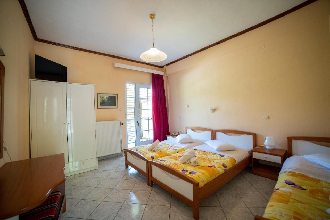Hotel Ξενοδοχειο Παπαναγιωτου à Neraïdochóri Extérieur photo