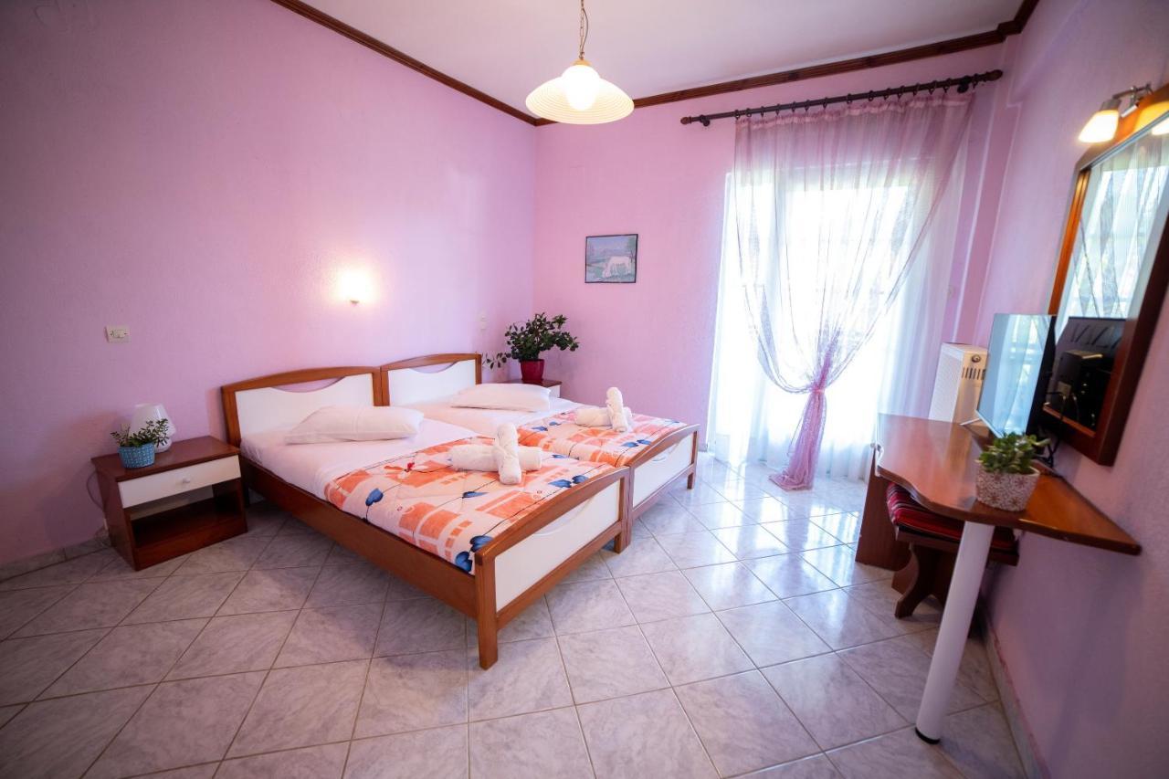 Hotel Ξενοδοχειο Παπαναγιωτου à Neraïdochóri Extérieur photo