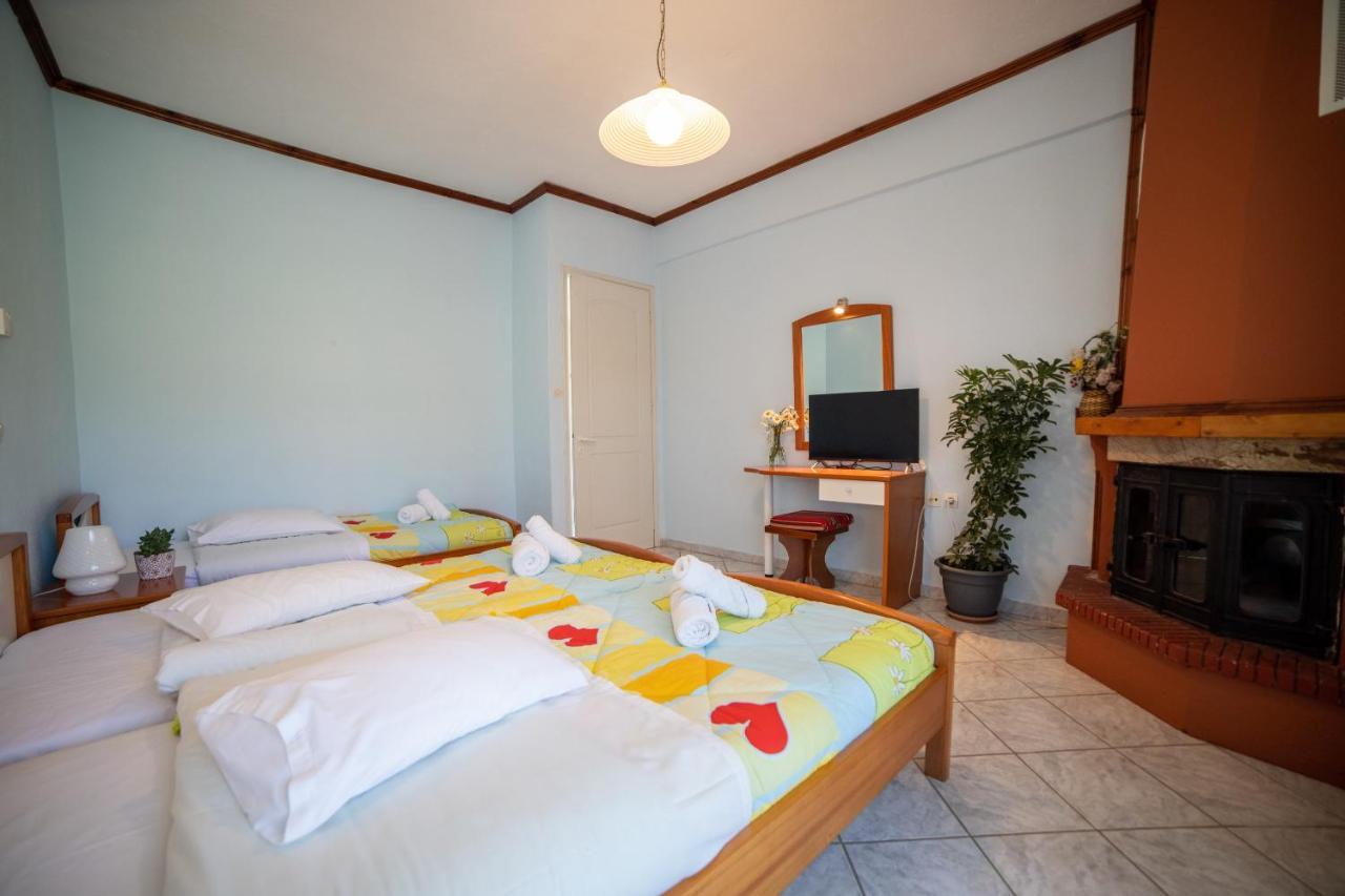 Hotel Ξενοδοχειο Παπαναγιωτου à Neraïdochóri Extérieur photo