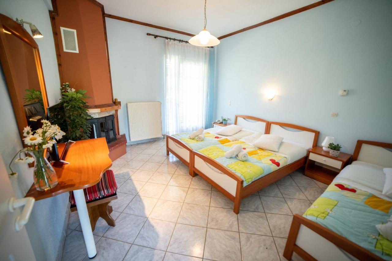 Hotel Ξενοδοχειο Παπαναγιωτου à Neraïdochóri Extérieur photo